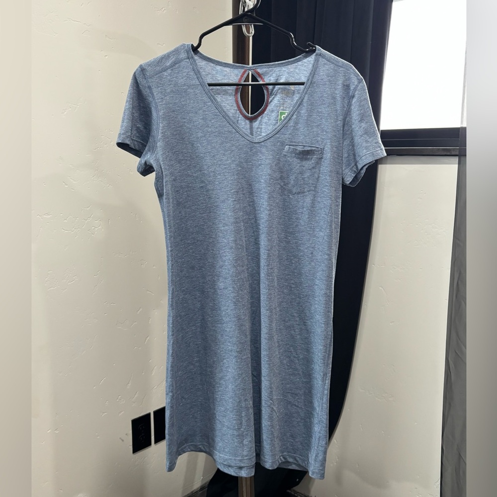Stio Women's Dress Size Medium Blue Short Sleeve One Small Front Pocket